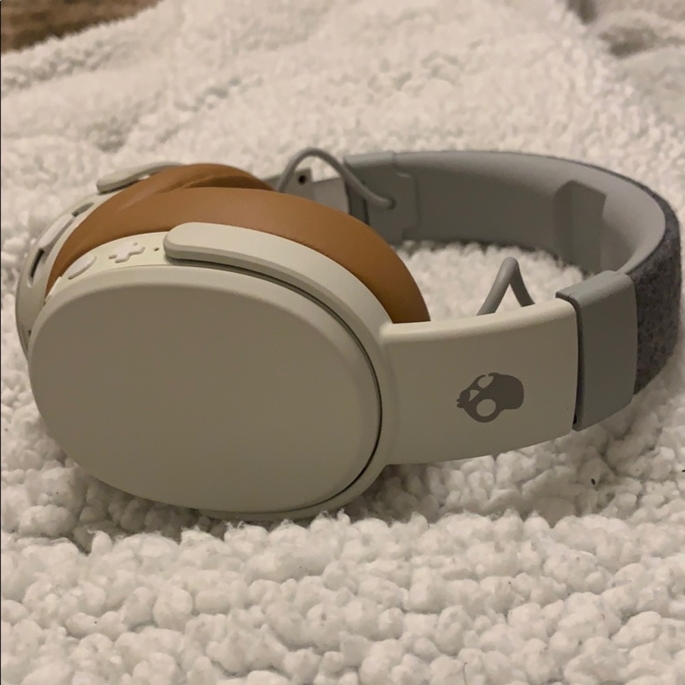 Skull candy Wireless Headphones Bluetooth Like New